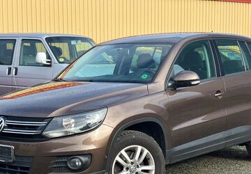 VW Tiguan 124.908 km 8.998 &euro; Stralsund 18437